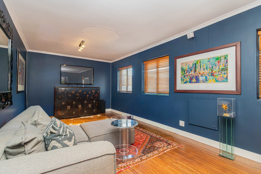 To Let 4 Bedroom Property for Rent in Mouille Point Western Cape